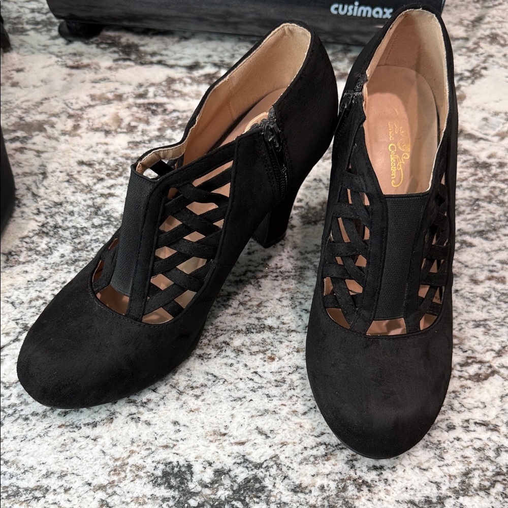 Journee Collection Black Heeled Shoes